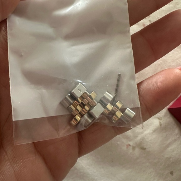 Ferragamo Two Toned Women’s Watch - Picture 6 of 6